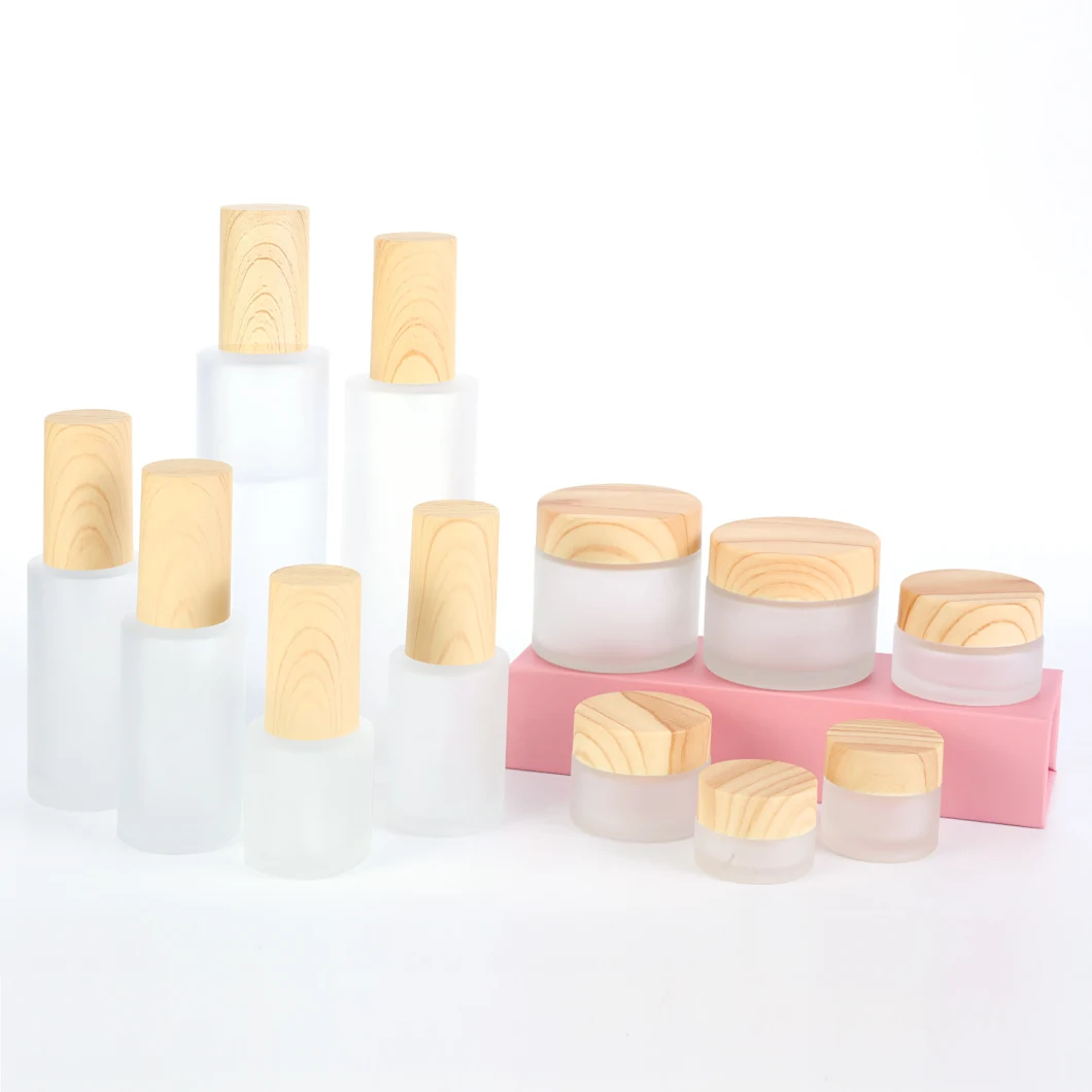 Eco-Freindly Frosted Cosmetic Packaging Container Glass Bottles Spray Pump Perfume Bottle Glass Jar with Bamboo Cover Cap