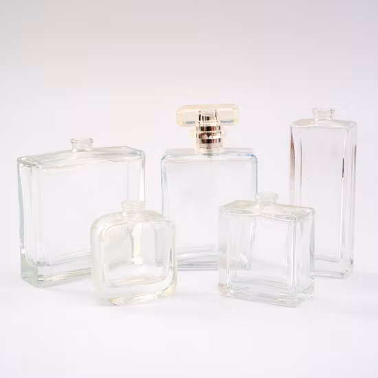 Vente en gros nouvel atomiseur de parfum d'huile vide 10 ml 15 ml 20 ml 30 ml 50 ml 100 ml bouteille de parfum en verre carré clair avec vaporisateur